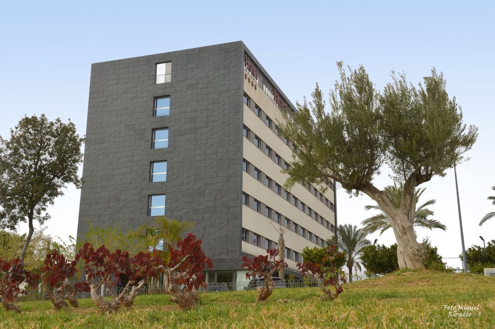 Azz Valencia Tactica Hotel Paterna Eksteriør bilde