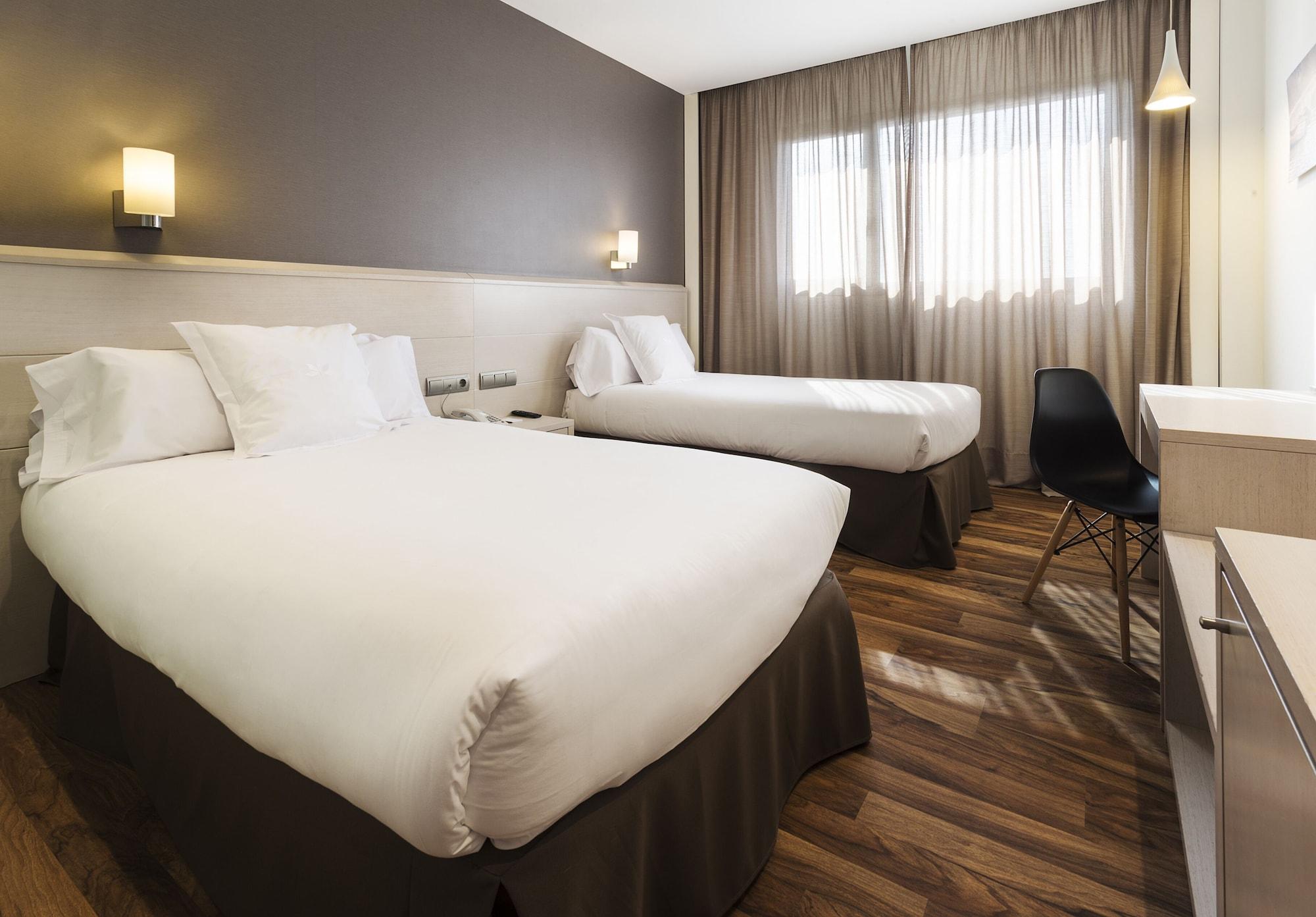 Azz Valencia Tactica Hotel Paterna Eksteriør bilde