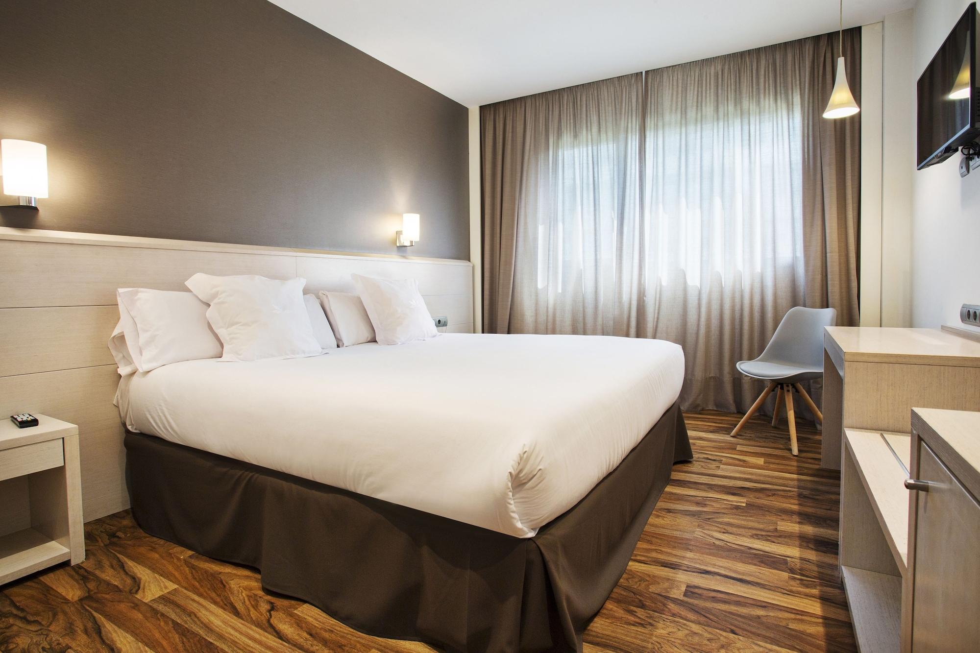 Azz Valencia Tactica Hotel Paterna Eksteriør bilde
