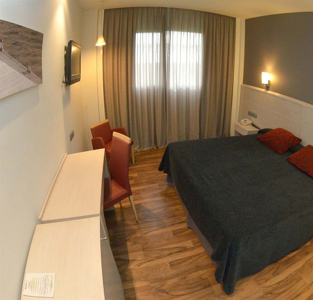 Azz Valencia Tactica Hotel Paterna Eksteriør bilde